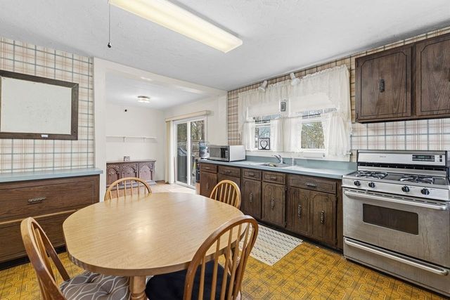 53 Dean St, Westwood, MA 02090