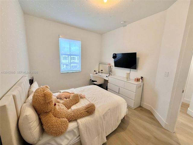 12750 NW 23rd Pl, Miami, FL 33167