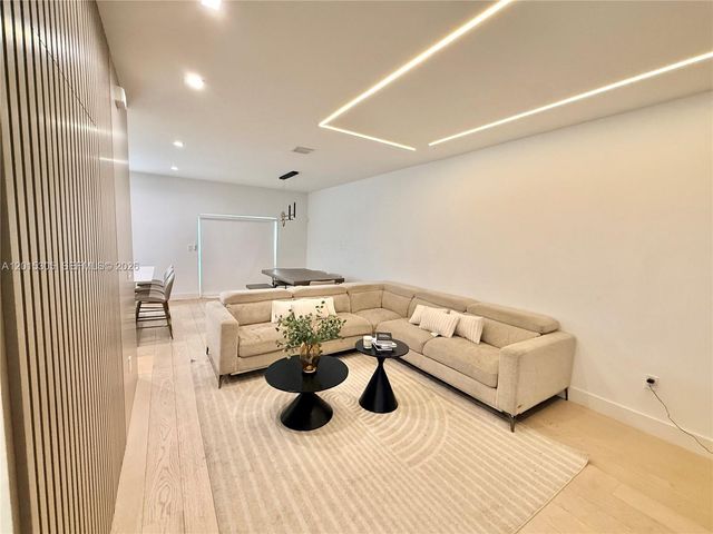 12750 NW 23rd Pl, Miami, FL 33167