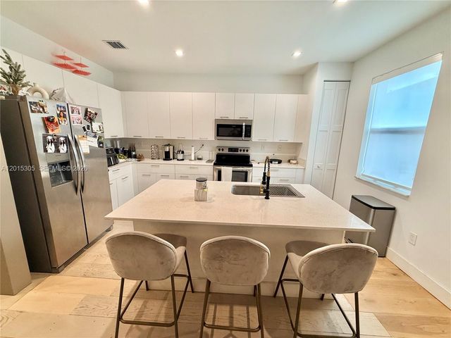 12750 NW 23rd Pl, Miami, FL 33167