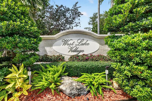 1581 Yellowheart Way, Hollywood, FL 33019