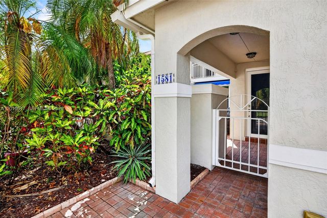 1581 Yellowheart Way, Hollywood, FL 33019