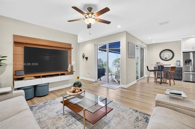 1581 Yellowheart Way, Hollywood, FL 33019