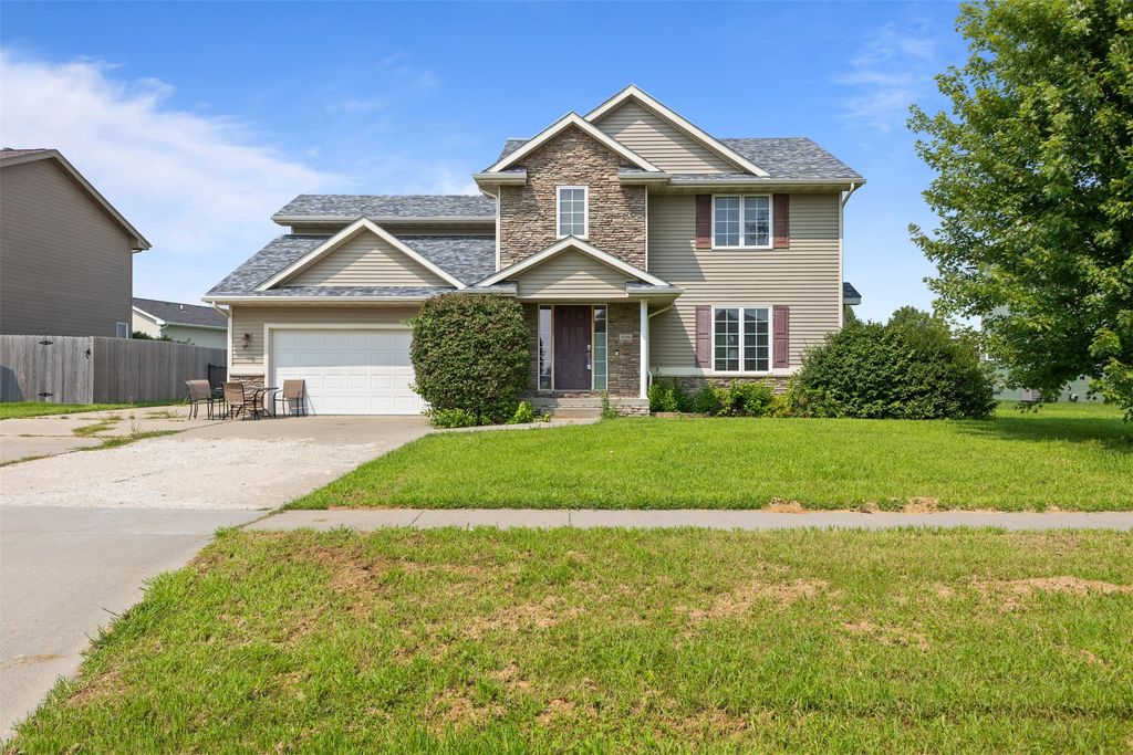 1006 5th Avenue NW, Altoona, IA 50009