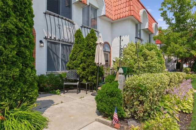 51 Alhambra Drive 51, Oceanside, NY 11572