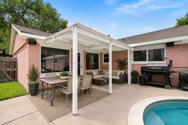2309 Halbert Drive, Pearland, TX 77581