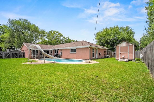 2309 Halbert Drive, Pearland, TX 77581