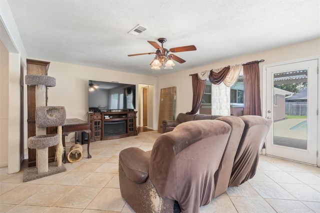 2309 Halbert Drive, Pearland, TX 77581