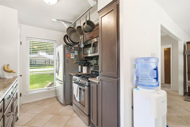 2309 Halbert Drive, Pearland, TX 77581