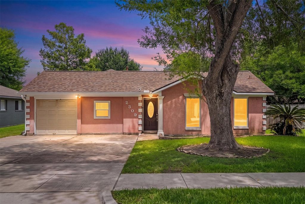 2309 Halbert Drive, Pearland, TX 77581