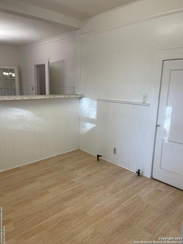 722 E SOUTHCROSS BLVD, San Antonio, TX 78214