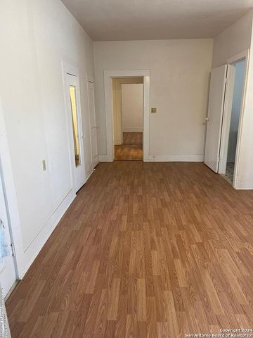 722 E SOUTHCROSS BLVD, San Antonio, TX 78214