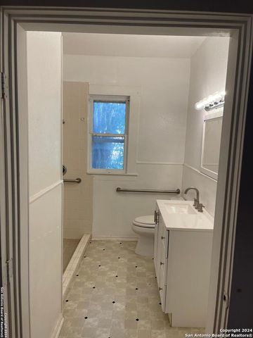 722 E SOUTHCROSS BLVD, San Antonio, TX 78214