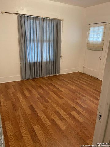 722 E SOUTHCROSS BLVD, San Antonio, TX 78214