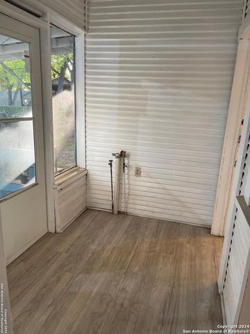 722 E SOUTHCROSS BLVD, San Antonio, TX 78214