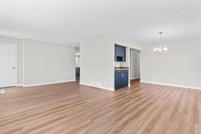 5389 S 51st STREET, Greendale, WI 53129