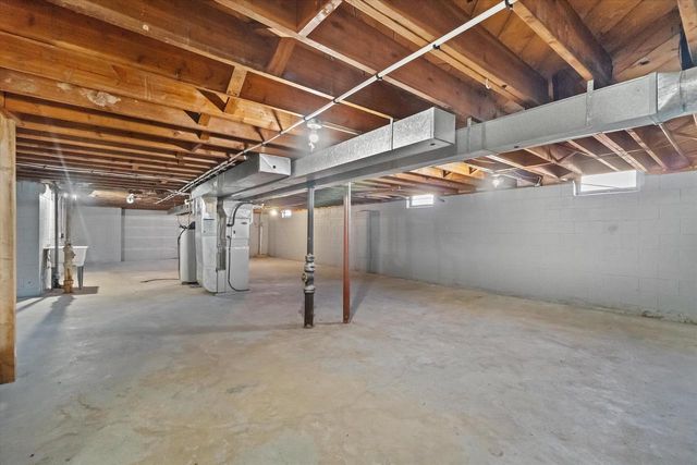 5389 S 51st STREET, Greendale, WI 53129