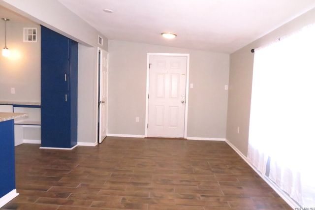 710 Karen Ln, San Antonio, TX 78218