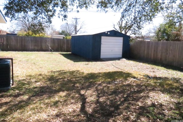 710 Karen Ln, San Antonio, TX 78218