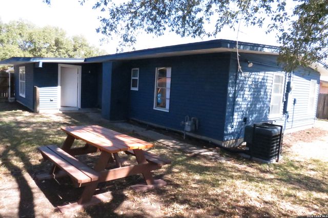 710 Karen Ln, San Antonio, TX 78218