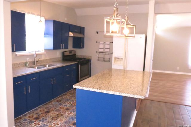 710 Karen Ln, San Antonio, TX 78218