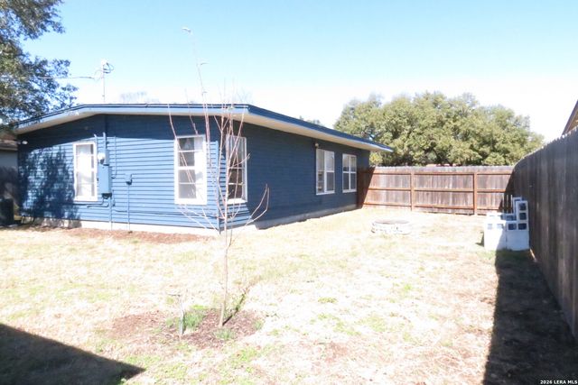 710 Karen Ln, San Antonio, TX 78218