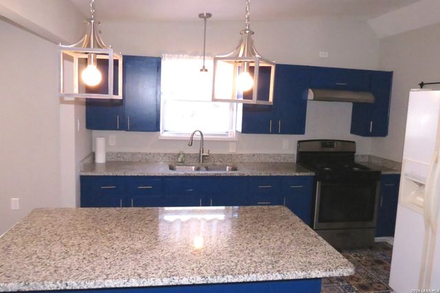 710 Karen Ln, San Antonio, TX 78218