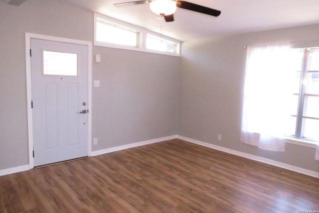 710 Karen Ln, San Antonio, TX 78218