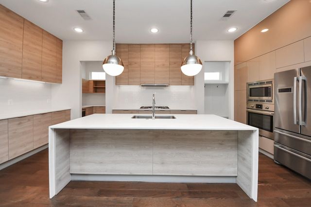 1715 Maravilla Drive, Houston, TX 77055