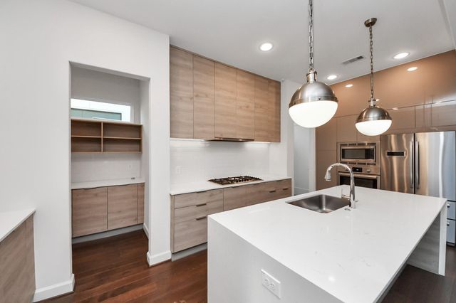 1715 Maravilla Drive, Houston, TX 77055