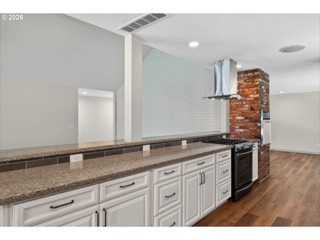 13795 Sw HARGIS Rd, Beaverton, OR 97008
