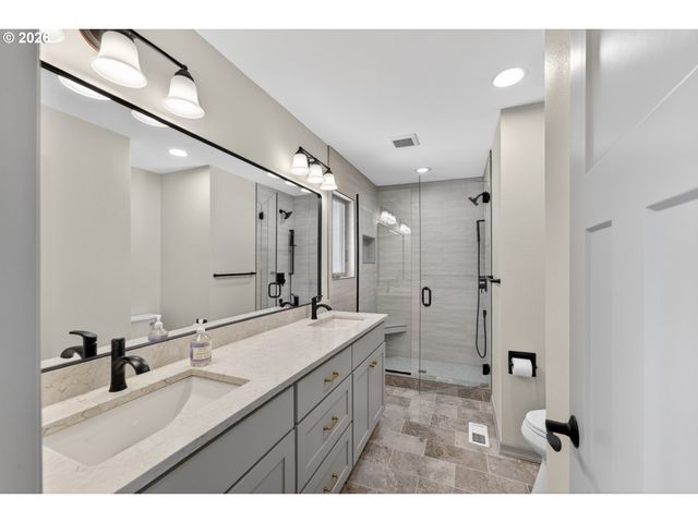 13795 Sw HARGIS Rd, Beaverton, OR 97008