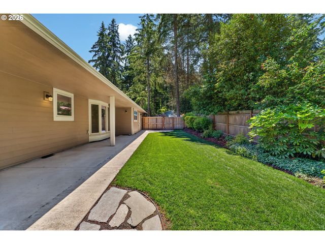 13795 Sw HARGIS Rd, Beaverton, OR 97008