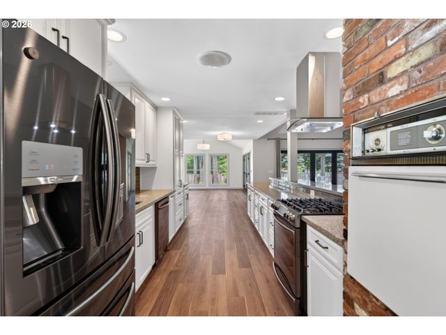 13795 Sw HARGIS Rd, Beaverton, OR 97008