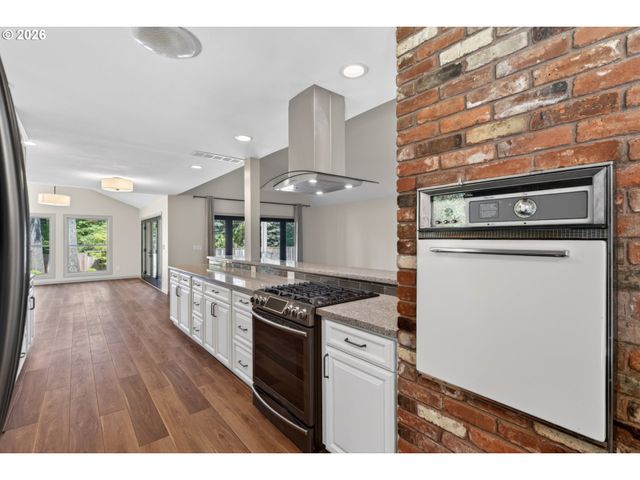 13795 Sw HARGIS Rd, Beaverton, OR 97008