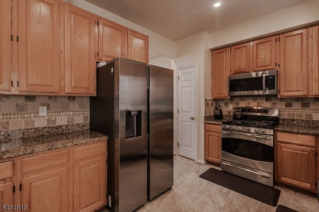 41 Goldenrod Dr, Montgomery Twp., NJ 08502