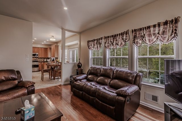 41 Goldenrod Dr, Montgomery Twp., NJ 08502