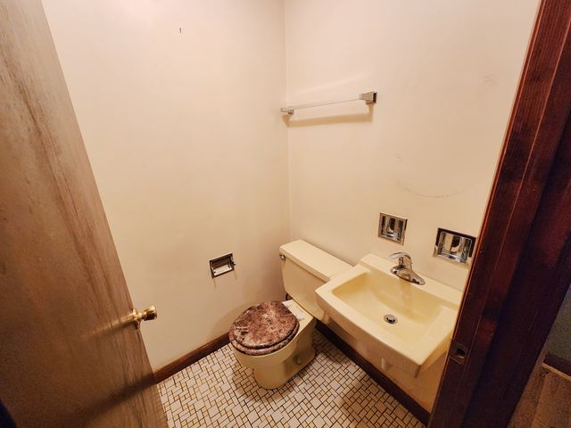 9201 S Kedzie Avenue 3, Evergreen Park, IL 60805