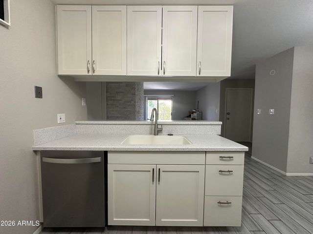 5525 E Thomas Road R8, Phoenix, AZ 85018