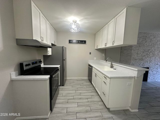 5525 E Thomas Road R8, Phoenix, AZ 85018