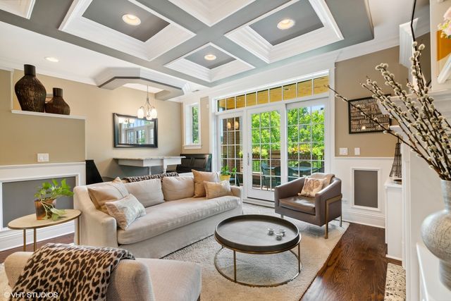 1022 W Diversey Parkway 2, Chicago, IL 60614