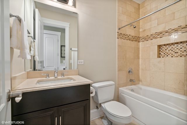 1022 W Diversey Parkway 2, Chicago, IL 60614