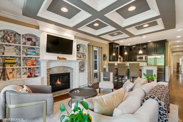 1022 W Diversey Parkway 2, Chicago, IL 60614