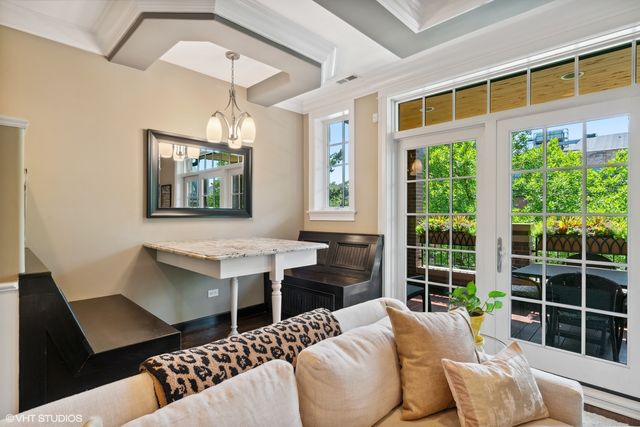 1022 W Diversey Parkway 2, Chicago, IL 60614