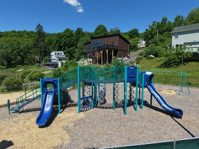 3322 Windermere Drive, Lehman Twp, PA 18324