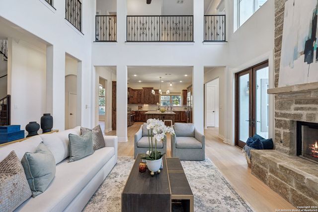 1005 Wiltshire, Terrell Hills, TX 78209