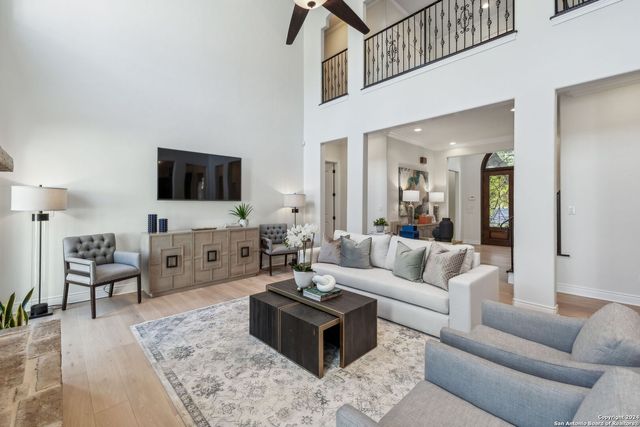 1005 Wiltshire, Terrell Hills, TX 78209