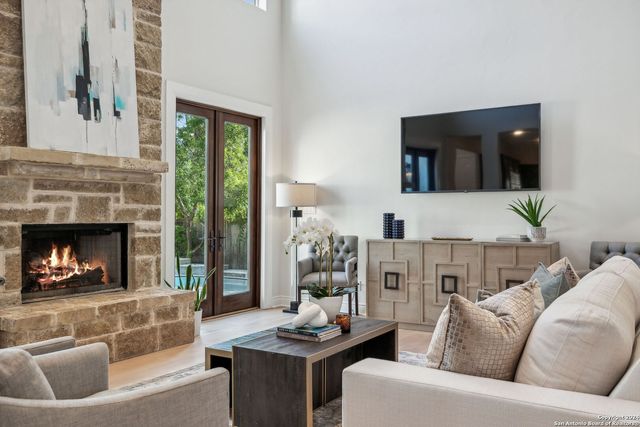 1005 Wiltshire, Terrell Hills, TX 78209