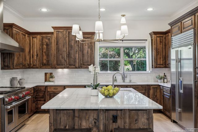 1005 Wiltshire, Terrell Hills, TX 78209