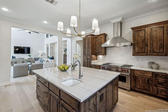 1005 Wiltshire, Terrell Hills, TX 78209